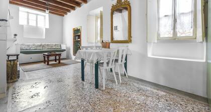 Old Town Charm – Casa Historica