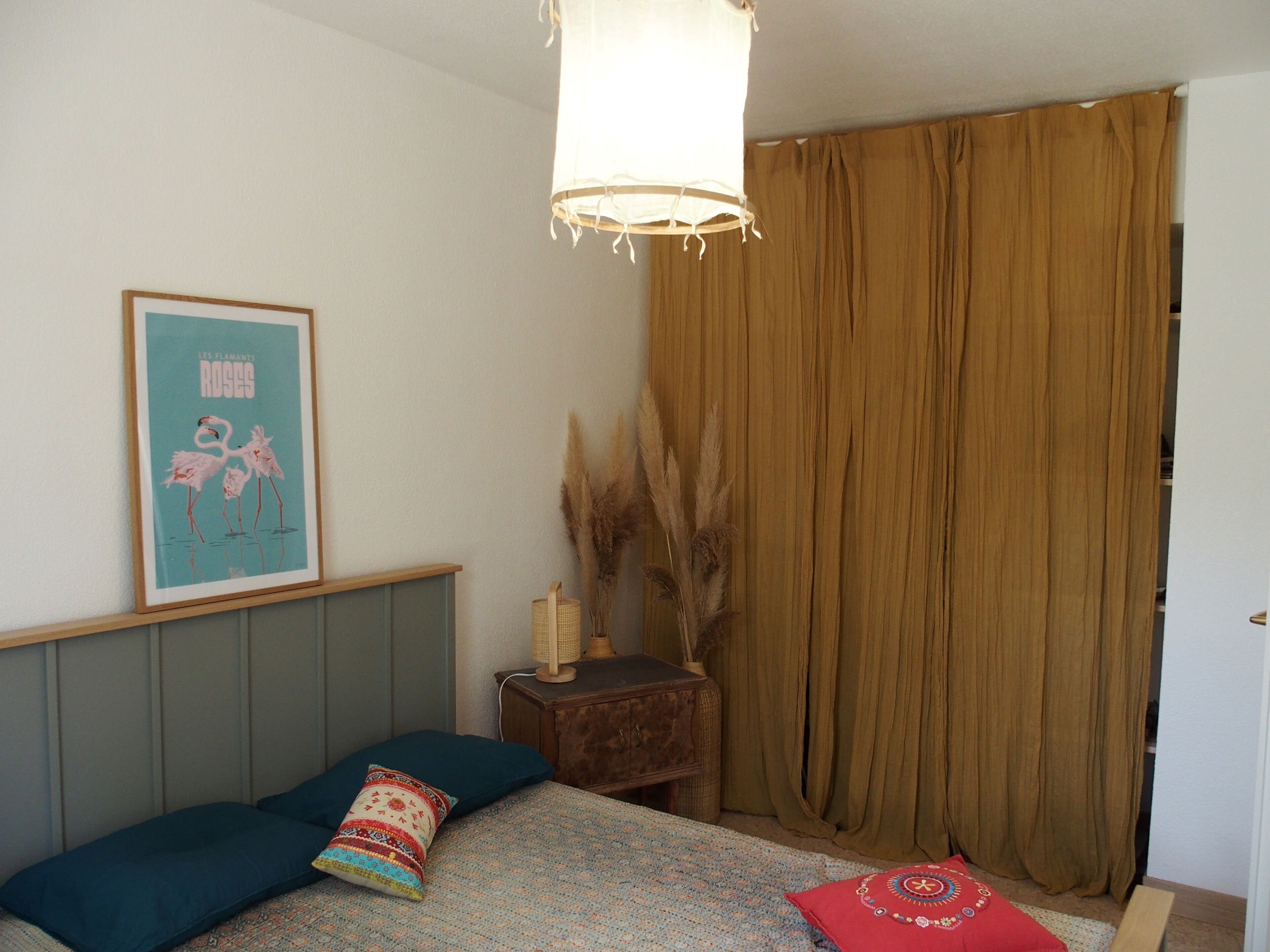 1 camera, una scrivania, lenzuola, accesso in sedia a rotelle