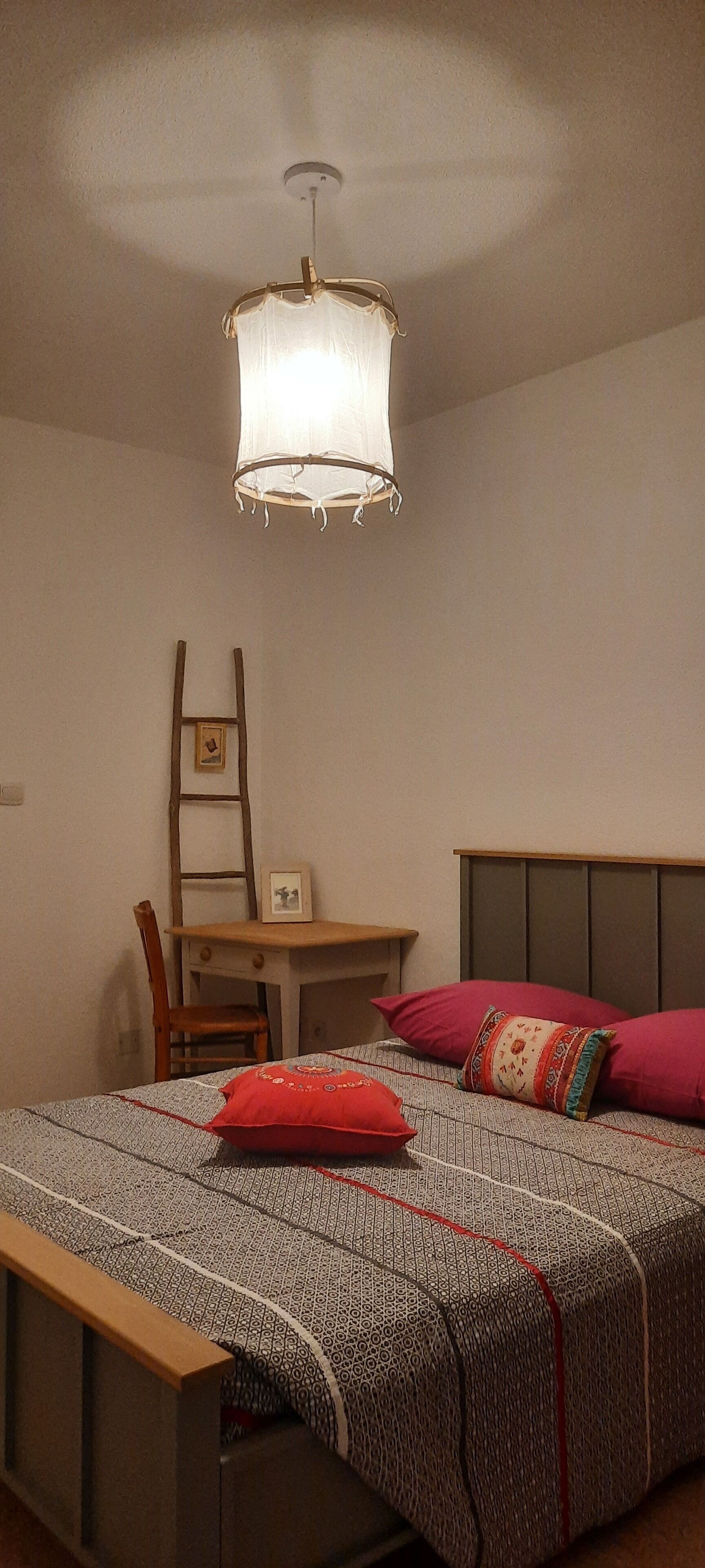 1 chambre, bureau, draps fournis