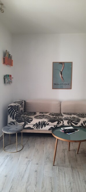 Smart TV, tenis de mesa y libros 