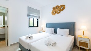 1 bedroom, in-room safe, iron/ironing board, free WiFi