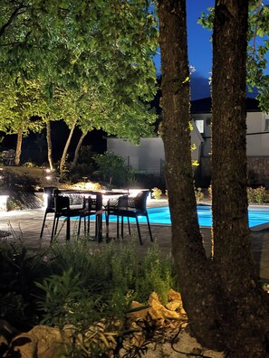 Pool - Villa Botanica - Lush Garden and Pool Oasis (Kamenmost)