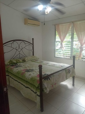 1 bedroom, bed sheets
