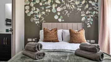 8 bedrooms, free WiFi, bed sheets