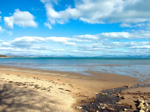 Beautiful apartment for 15 guests with hot tub, WIFI, terrace and pets allowed