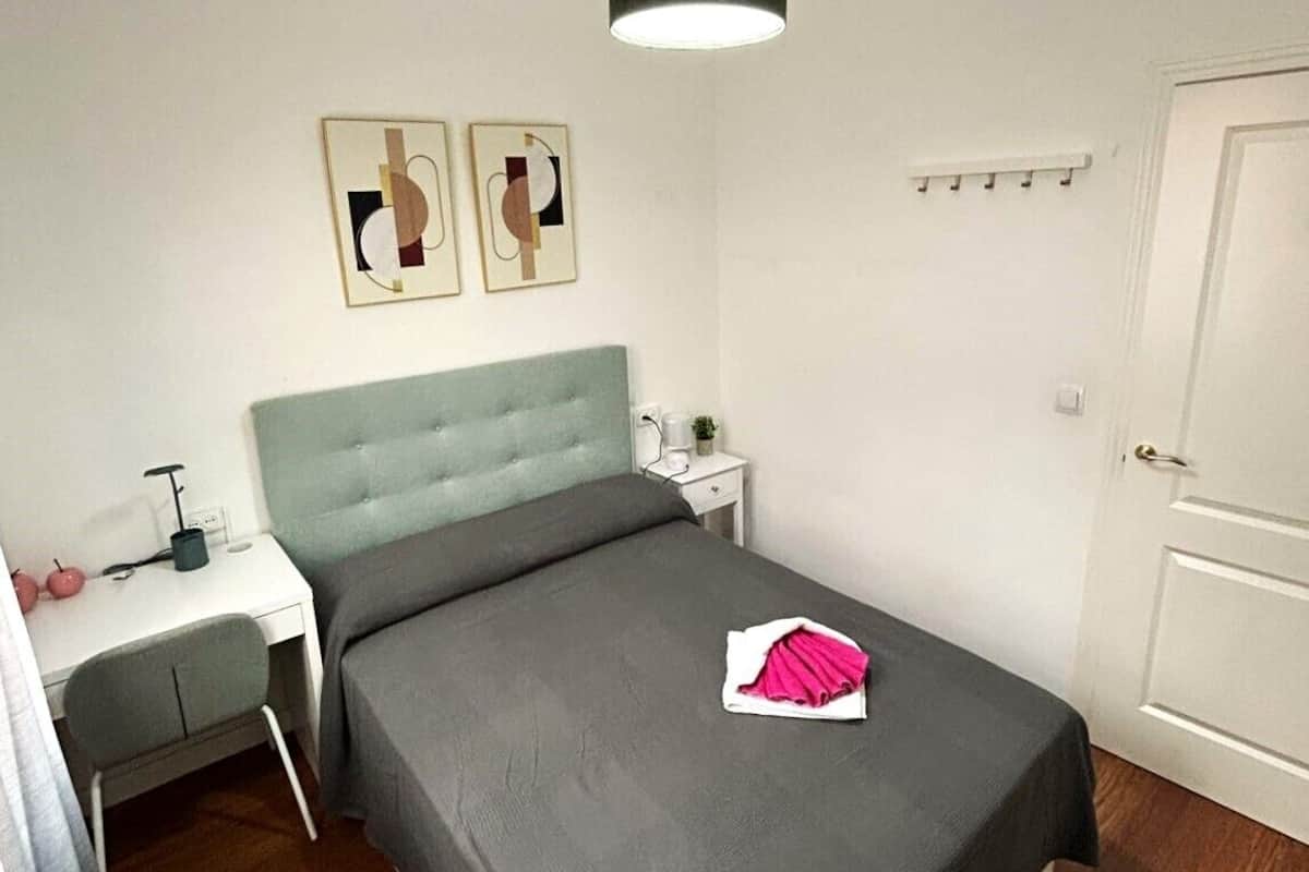 Iron/ironing board, free WiFi