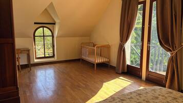 4 soveværelser, strygejern/strygebræt, Wi-Fi, sengetøj