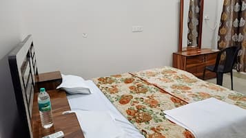 Double Room | Desk, free WiFi