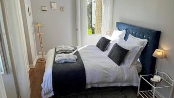 1 bedroom, in-room safe, desk, iron/ironing board