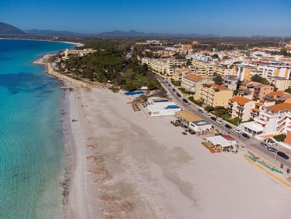 Beach - Beautiful apartment for 4 guests with A/C, TV and balcony (Alghero)