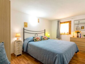 2 bedrooms, travel crib - Beautiful apartment for 4 guests with A/C, TV and balcony (Alghero)