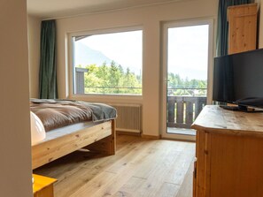 4 bedrooms, free WiFi