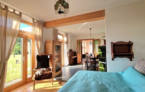 5 chambres, fer et planche à repasser, Wi-Fi, draps fournis