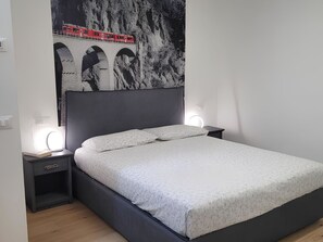 2 bedrooms, travel cot, free WiFi - Lovely apartment for 4 guests with WIFI and TV (Dongo)