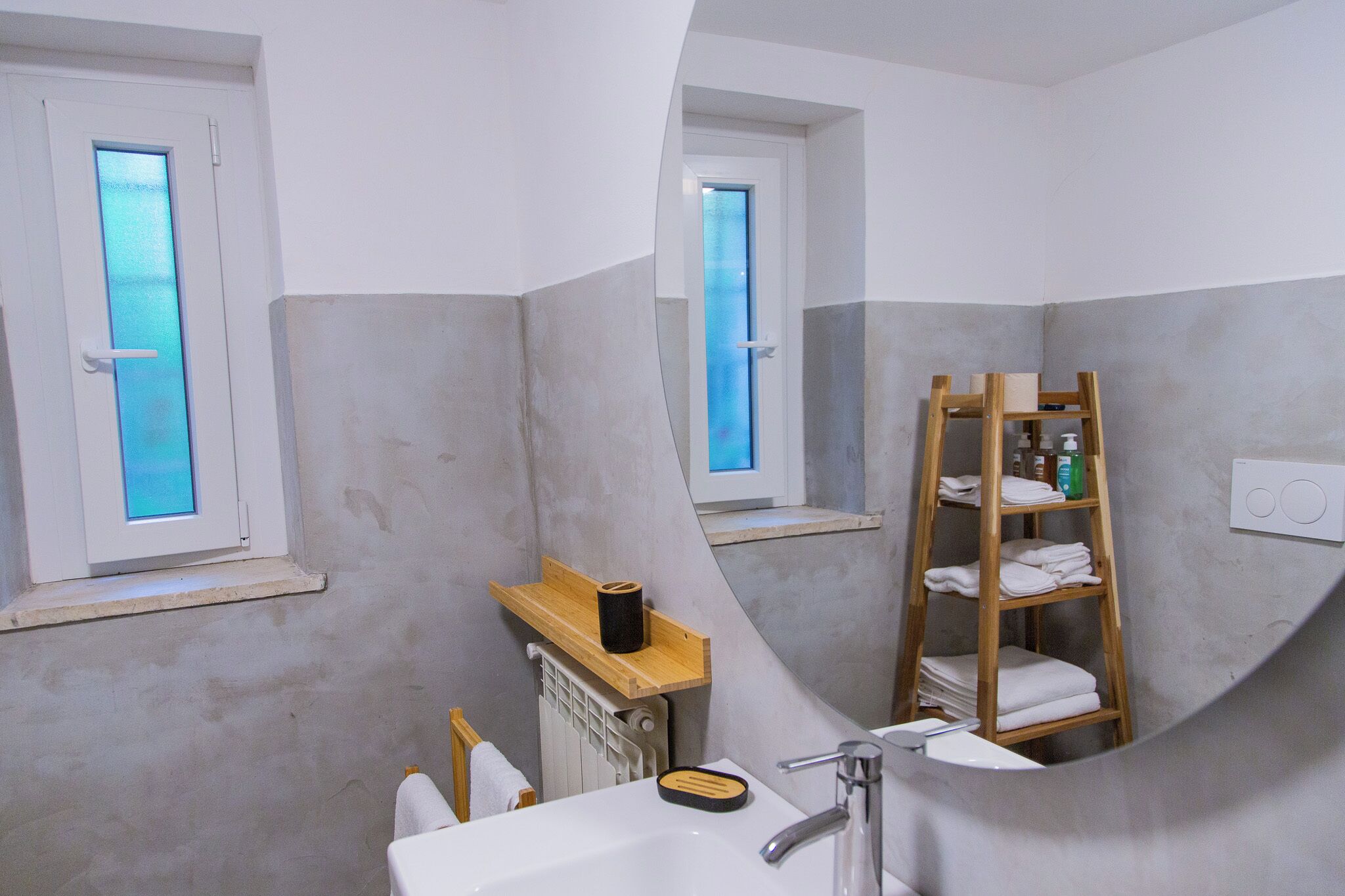 Dusche, Haartrockner, Bidet, Handtücher
