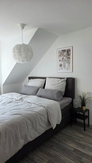 Free WiFi, bed sheets