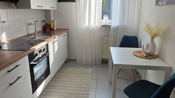 Frigorífic, forn, placa de cuina i rentaplats