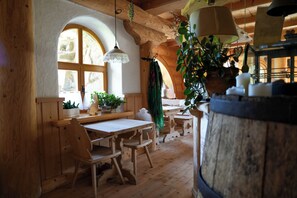 Dining - Traditional Wooden Villa with Breathtaking Views of the Tatra Mountains (Kościelisko)