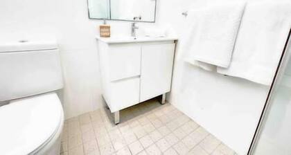 The Beach Pad | Renovated 1BR Steps from Towradgi