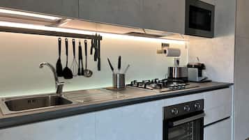 Mikrobølgeovn, ovn, kogeplade, opvaskemaskine