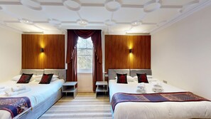 Family Room, Mountain View | Iron/ironing board, free WiFi - High Tor Hotel (Matlock)