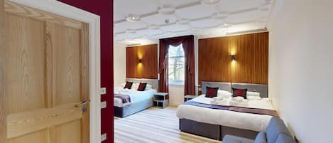 Quarto família, vista para a montanha | Ferros/tábuas de passar roupa, Wi-Fi de cortesia