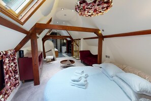 Superior-Suite | Bügeleisen/Bügelbrett, kostenloses WLAN, Bettwäsche
