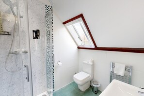 Standard Double Room | Bathroom
