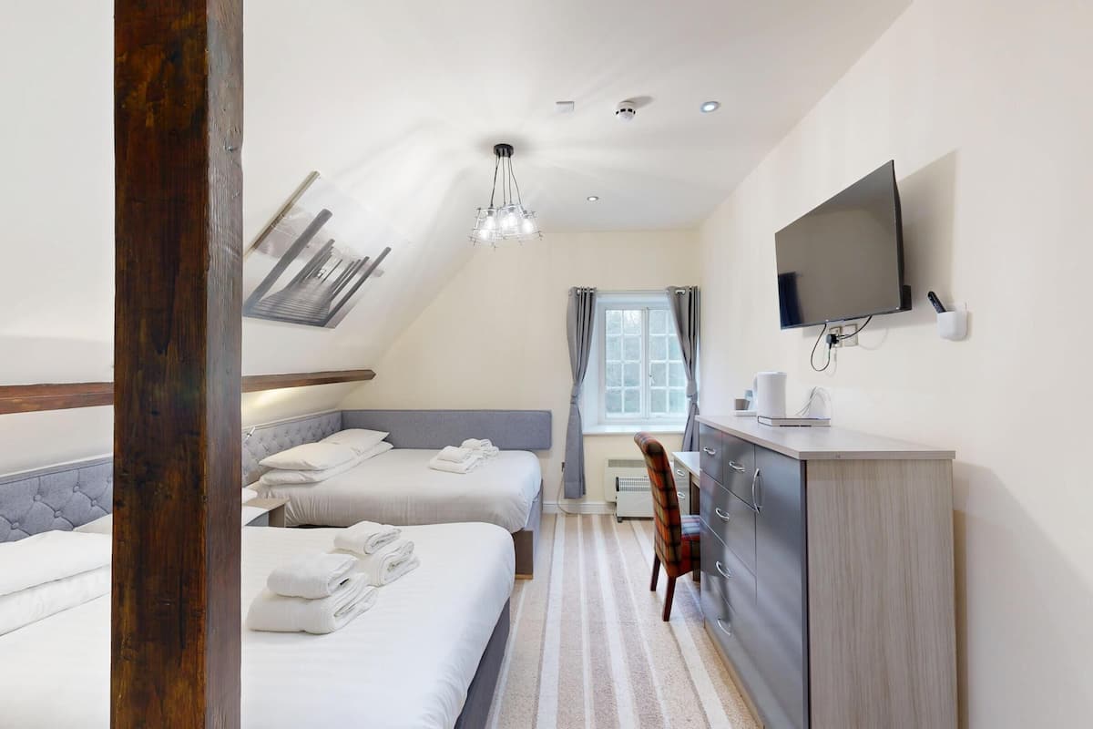 Superior Quadruple Room, Mountain View | Iron/ironing board (on request), WiFi (free), bed sheets