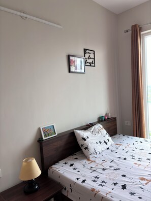 1 chambre, fer et planche à repasser, Wi-Fi, draps fournis
