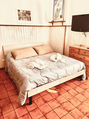1 chambre, fer et planche à repasser, Wi-Fi, draps fournis