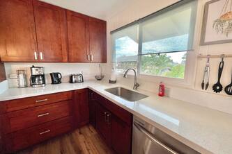 3-bedroom house with AC, parking