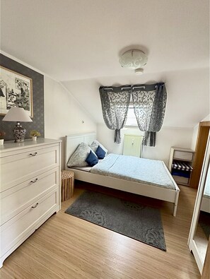 1 bedroom, WiFi, bed sheets