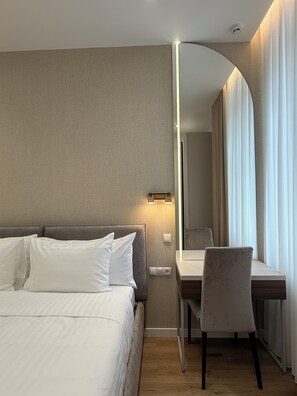 2 quartos, cofres nos quartos, ferros/tábuas de passar roupa