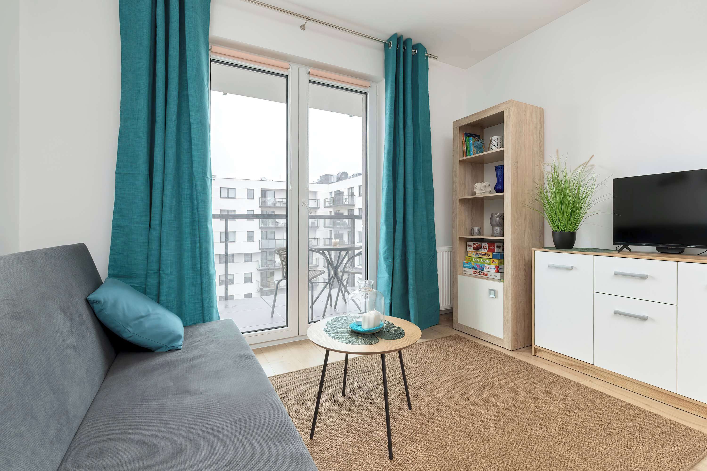 Een televisie en een kantoor