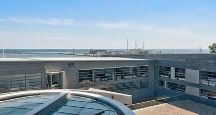 Stylish Apartment | Panoramic View of the Sea and Bay