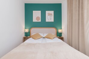 Unclassified image, 5 of 20, button