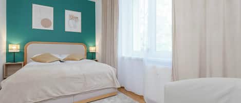 1 bedroom, iron/ironing board, travel crib, WiFi