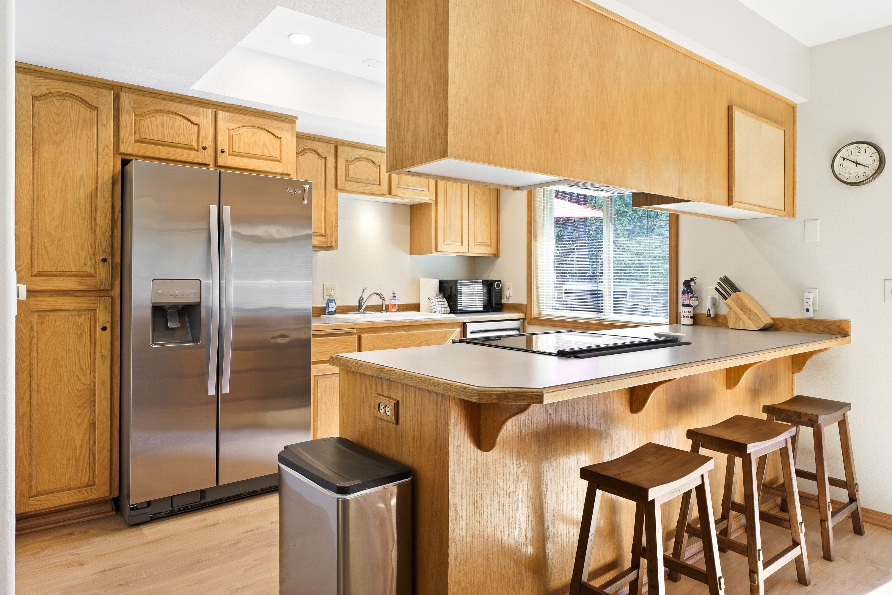 House, 4 Bedrooms | Private kitchen | Fridge, oven, coffee/tea maker