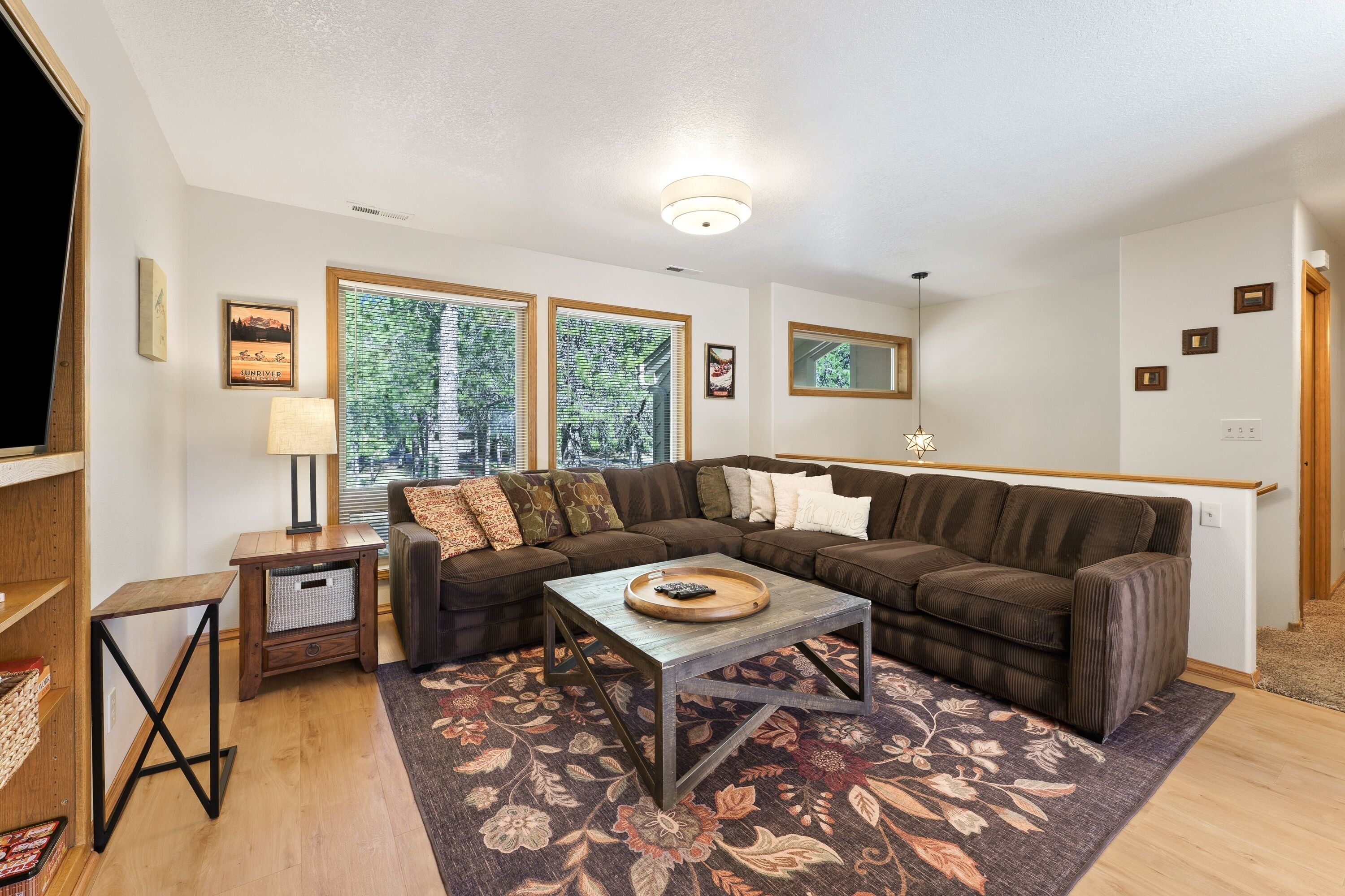 House, 4 Bedrooms | Living area | Smart TV