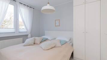 1 bedroom, iron/ironing board, travel crib, WiFi