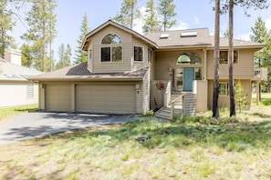 House, 4 Bedrooms | Exterior - 7 Vine Maple 4 Bedroom Home (Bend)
