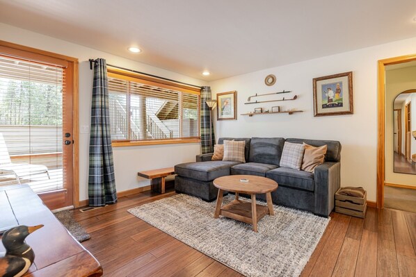 Casa, 4 habitaciones | Área de sala de estar