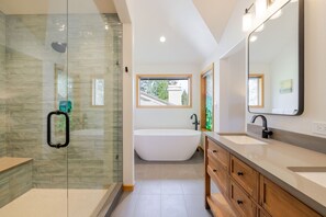 Casa, 4 habitaciones | Baño | Toallas 