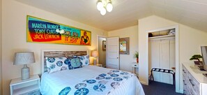 4 bedrooms, iron/ironing board, free WiFi, bed sheets - Sand Dollar House at Seaside Beach (Seaside)