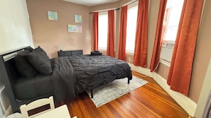 3 bedrooms, desk, iron/ironing board, WiFi - Central Salem Retreat 3BD W/ Parking (Salem)