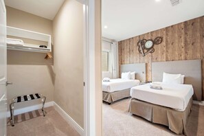 3 chambres, fer et planche à repasser, Wi-Fi, draps fournis