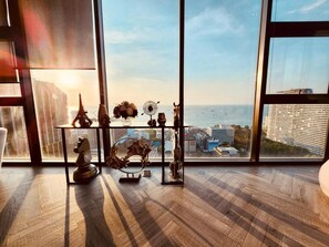 Condo, 1 Bedroom, Accessible, Smoking | Interior