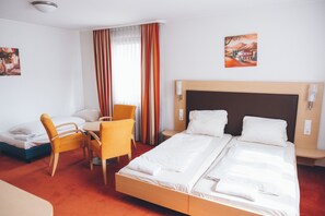 مكتب ومساحة عمل للكمبيوتر المحمول وواي فاي مجانًا