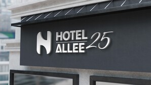 A sign for Hotel Allee 25 with a modern design and a logo. - Hotel Allee 25 (Stuttgart)